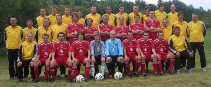 Trainingsanzug Stenger und Trikot Gasthaus zum Engel
